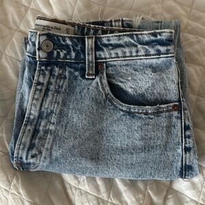 Abercrombie & Fitch Curve Love High Rise Mom Jeans